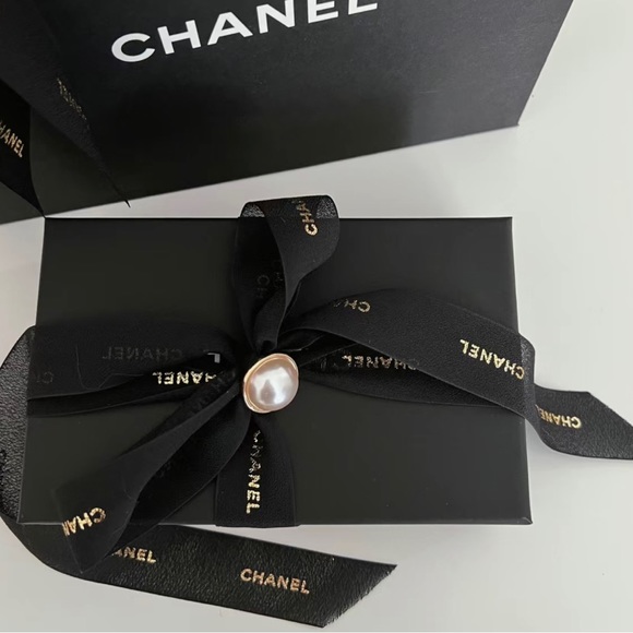 Authentic Chanel charm pearl gold - Picture 6 of 6